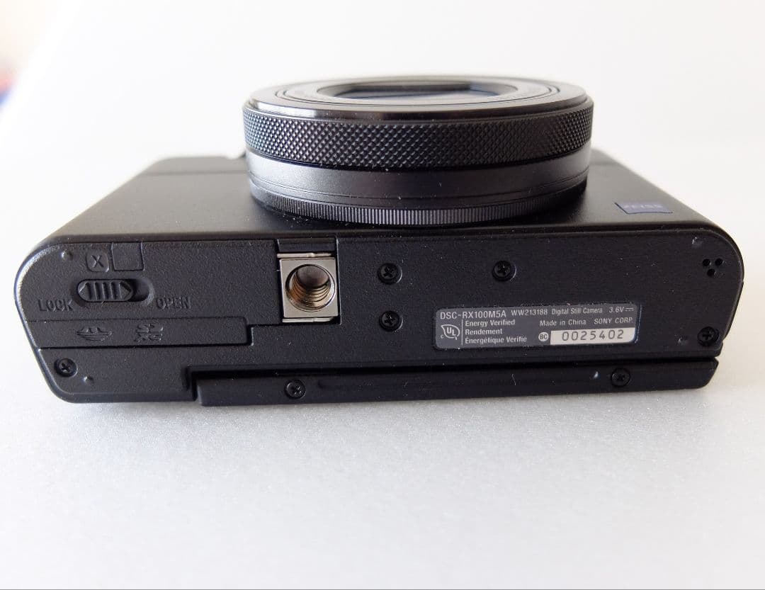 デジタルカメラ SONY Cyber-shot DSC-RX100M5A