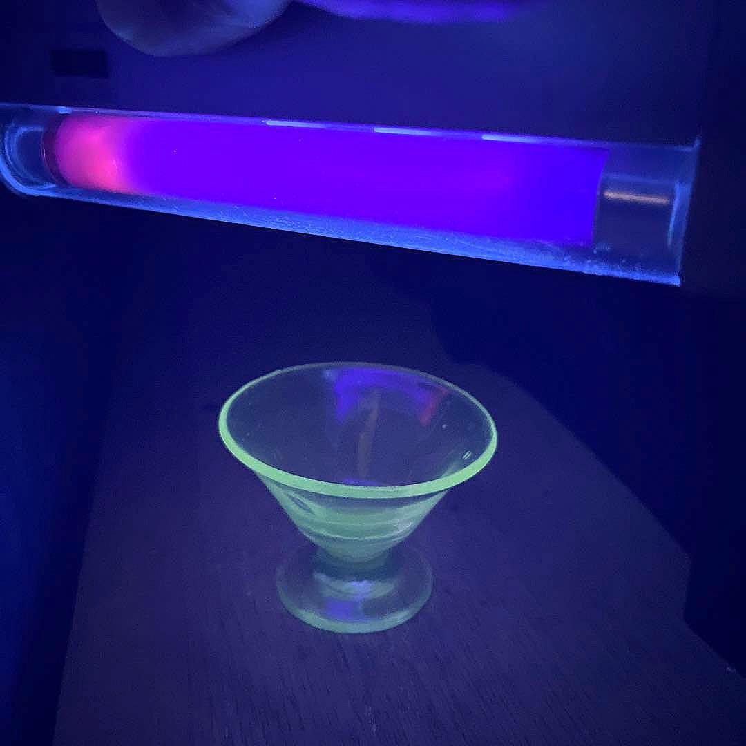 骨董　時代ガラス　手吹き　びいどろ　ゆらゆら　飴色ガラス　盃　酒器　ウランガラス