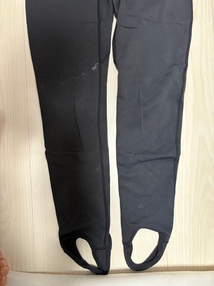 数回のみ使用　Mサイズ　SURF8 起毛　インナー　ドライスーツ　サーフエイト