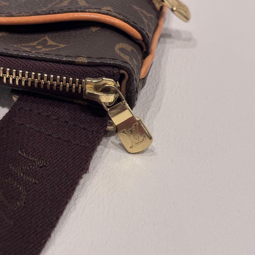 ルイ・ヴィトン　ポシェット・ヴァルミー　モノグラムキャンバス