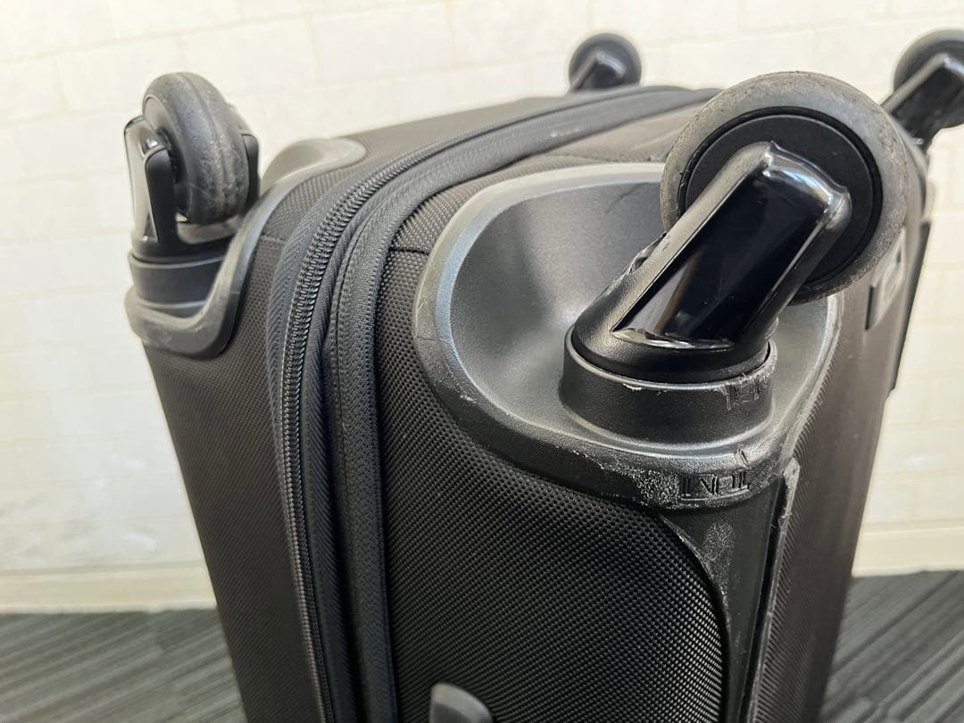 ■正規品■トゥミ ALPHA2 22060D2 キャリーケース TSA 黒