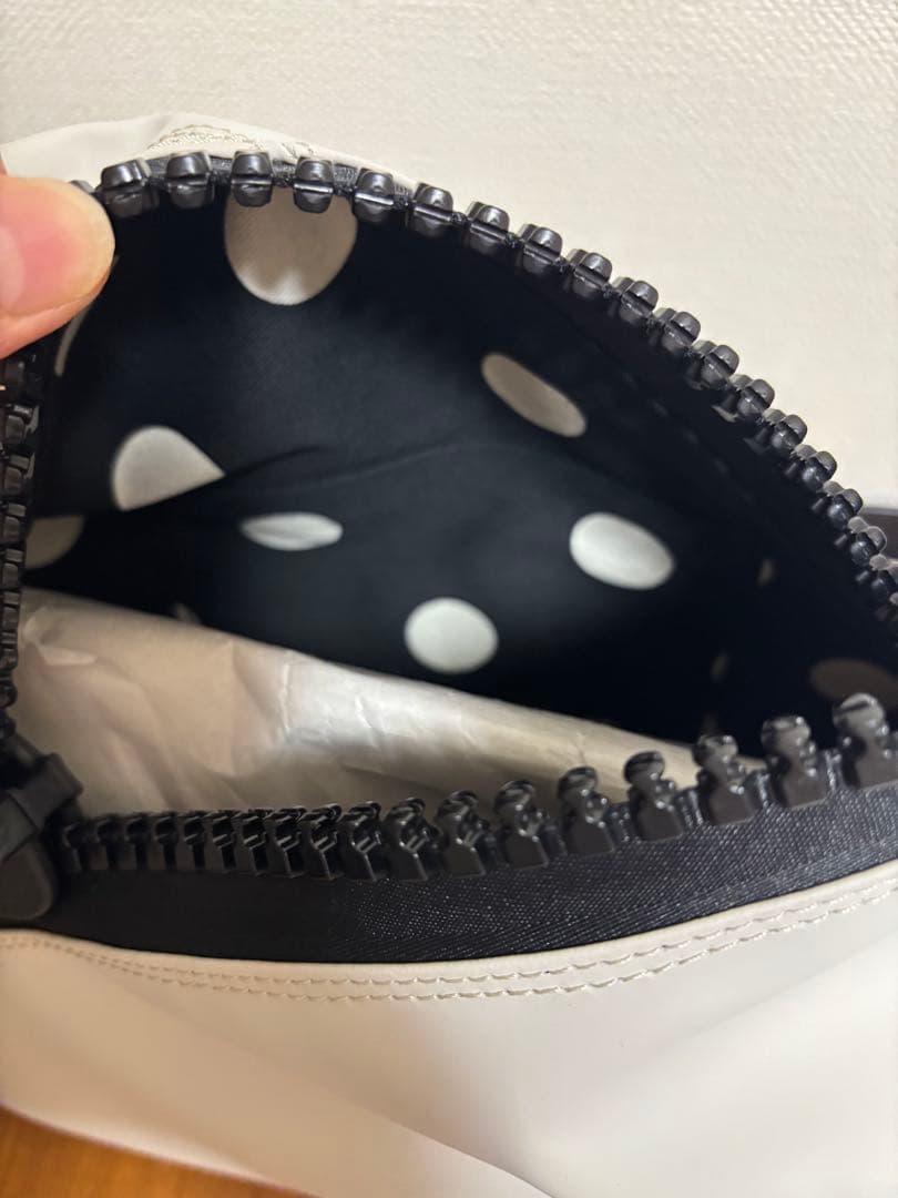 ☆ごろ丸☆イアパピヨネ×KAWAKAWA コラボ　15bisボディバッグ