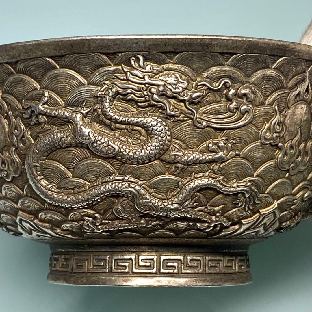 旧蔵　古い彫刻の皿　凹凸彫刻　騰雲銀龍　雙龍戲珠　古美術　時代物　アンティーク