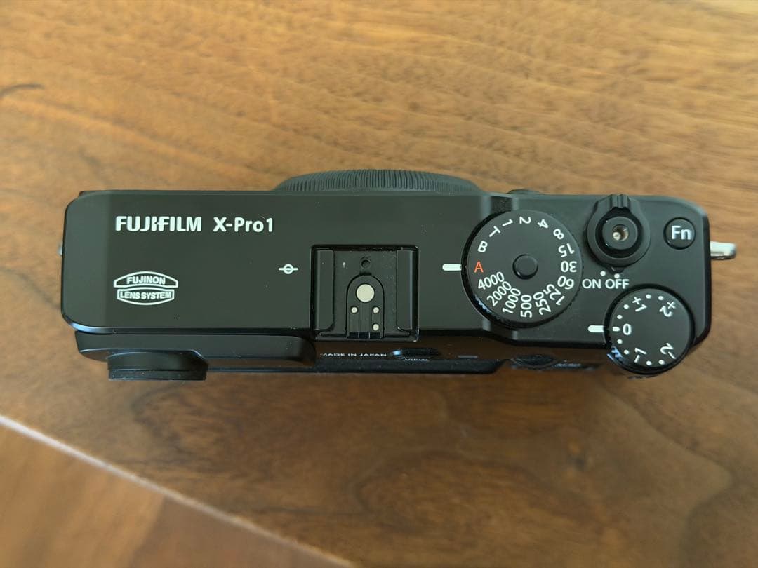 富士フィルム X-Pro1 ミラーレスデジタルカメラ グリップ縦吊り改造純正付