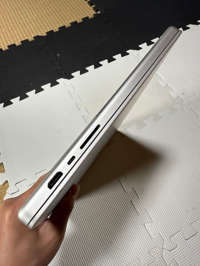 Apple MacBook Pro 16インチ (2021)