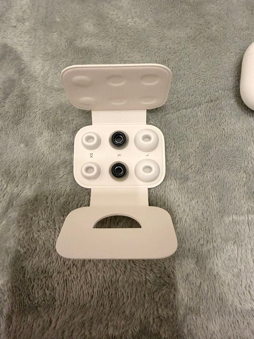 【美品】AirPods Pro 第2世代 USB-C 本体 箱、イヤーチップ付き