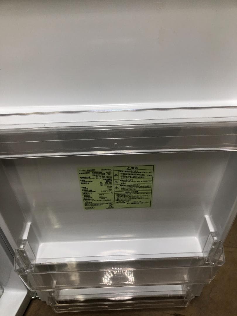 引取 ヤマダ電機 冷凍冷蔵庫 YRZ-F23H1 2022年製 75064-2-