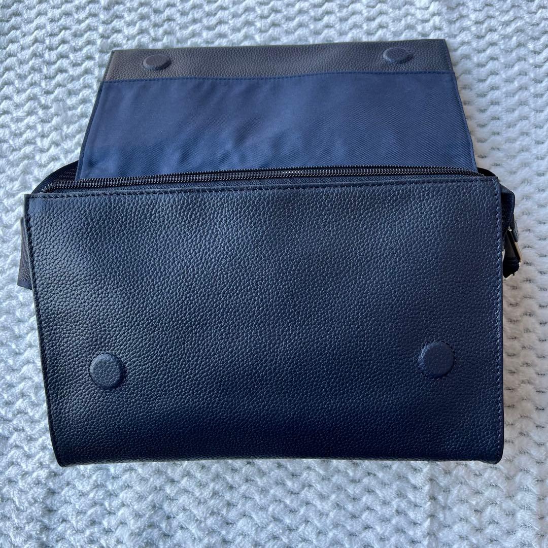 【美品】本革 470gワイドテープショルダーバッグ/ボディバッグ イアパピヨネ