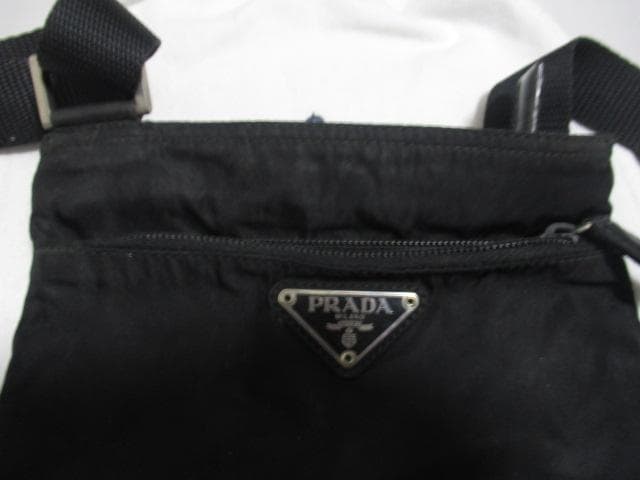 m21621★プラダ★斜め掛けショルダーバッグ・収納袋付き