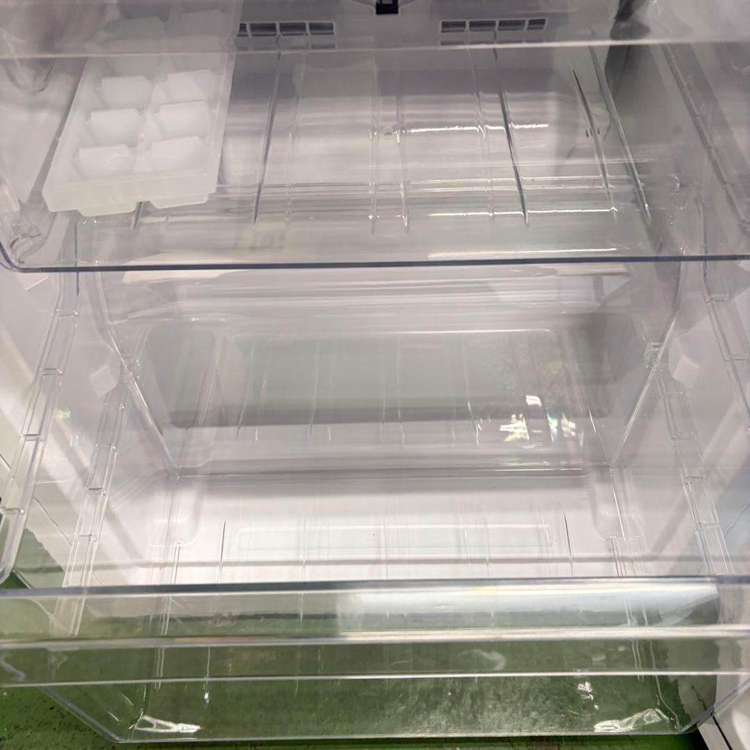 637 2023年製　冷蔵庫 100Ｌ強　小型　一人暮らし　右開き　2ドア　白色