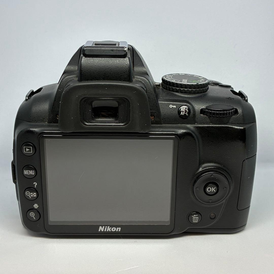 Nikon D3000 ボディ デジタル一眼レフカメラ