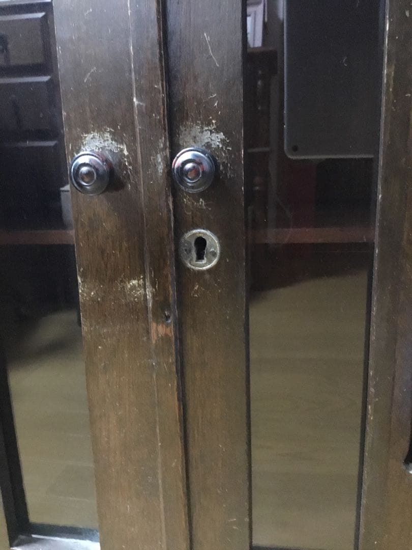 キャビネット　装飾ガラス扉　アンティーク　本箱