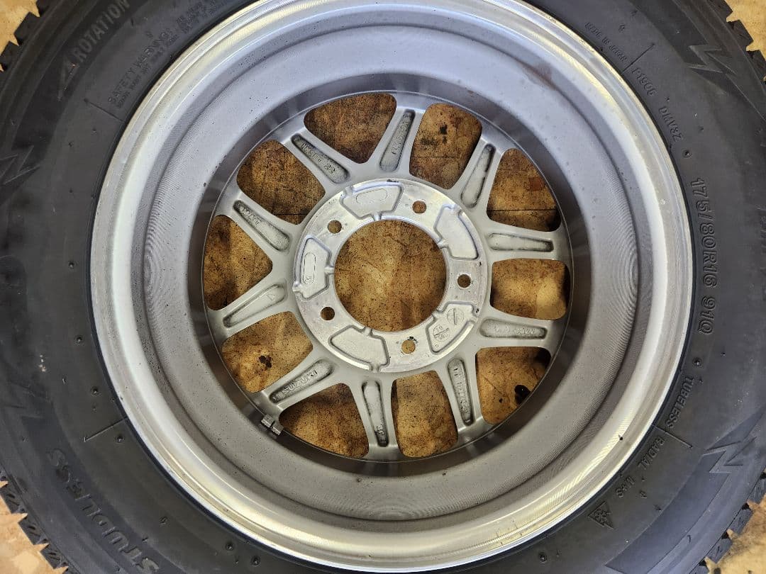 ブリヂストン 16インチ スタッドレスタイヤ ホイールセット