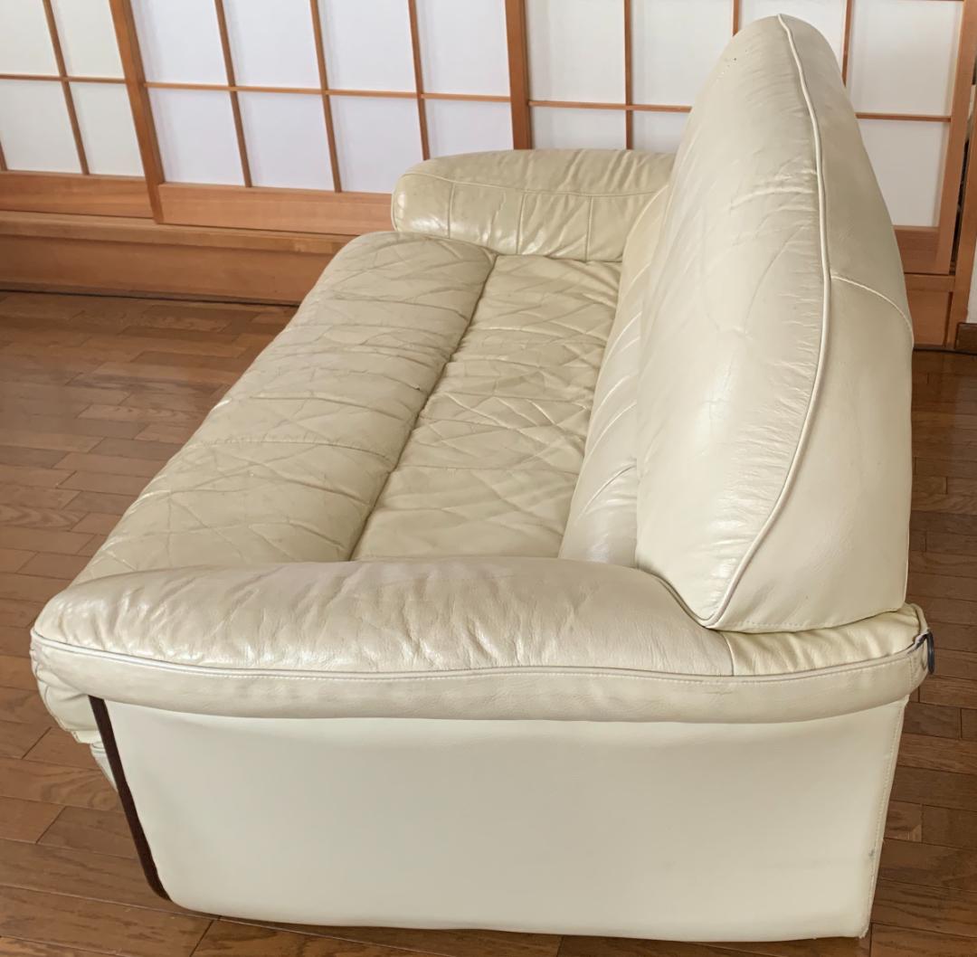 本革・合皮混合の2.5人掛けソファ