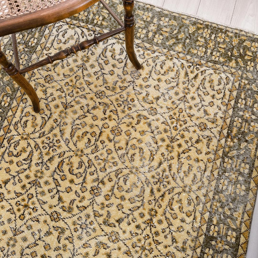 トルコ ヴィンテージラグ A130 イエロー オリーブグリーン オーバーダイラグ