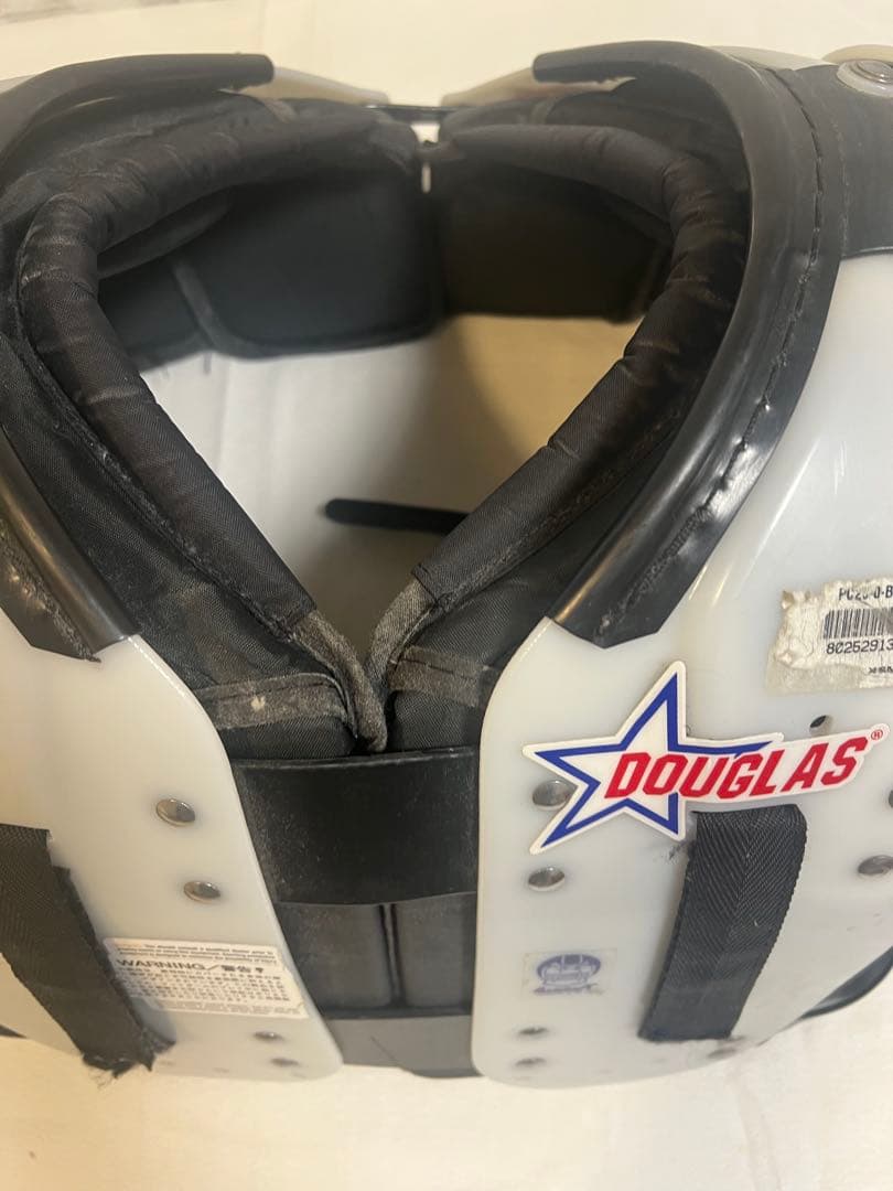DOUGLAS製　25 XSショルダーパッド　サイズ16-17インチ
