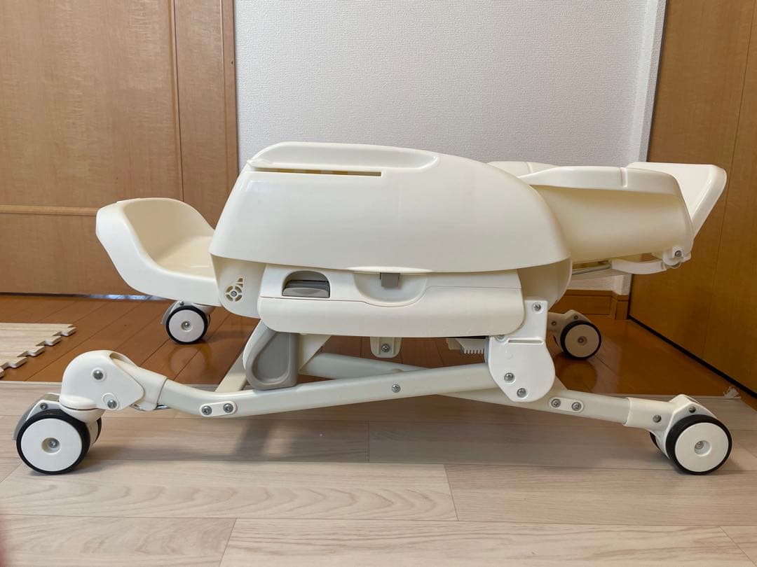 本日15時までまー【美品】Combi ベビーステーション 限定モデル