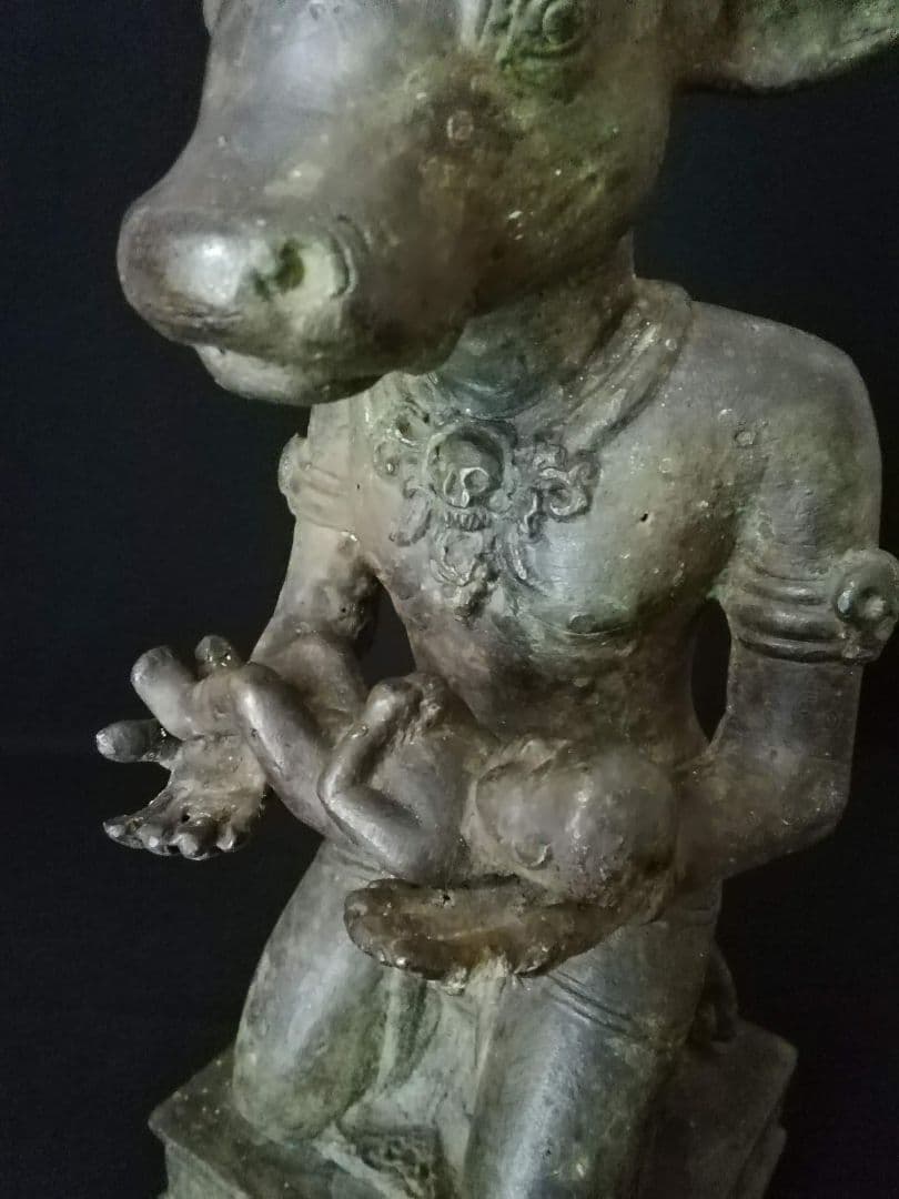 逸品　青銅牛神供犧子像　仏教　インド　中国　チベット　牛頭　 ガジュラーホ寺院群