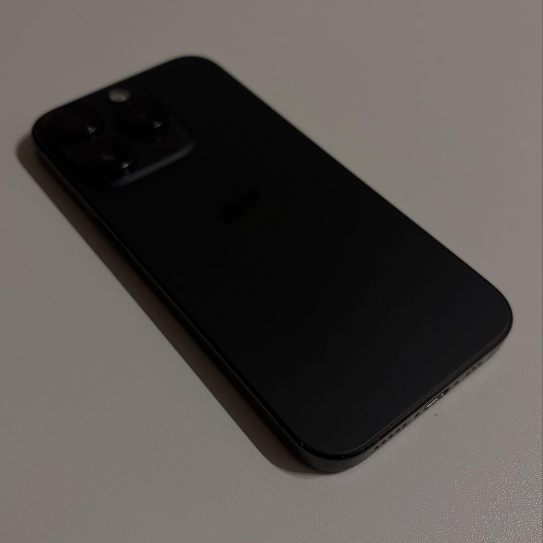 【値下げ】Apple iPhone 15 Pro 本体 ブラック 美品
