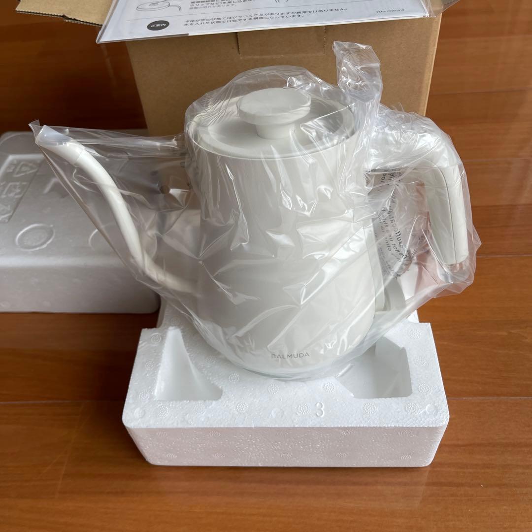 未使用BALMUDA The Pot ホワイト 0.5L 電気ケトル