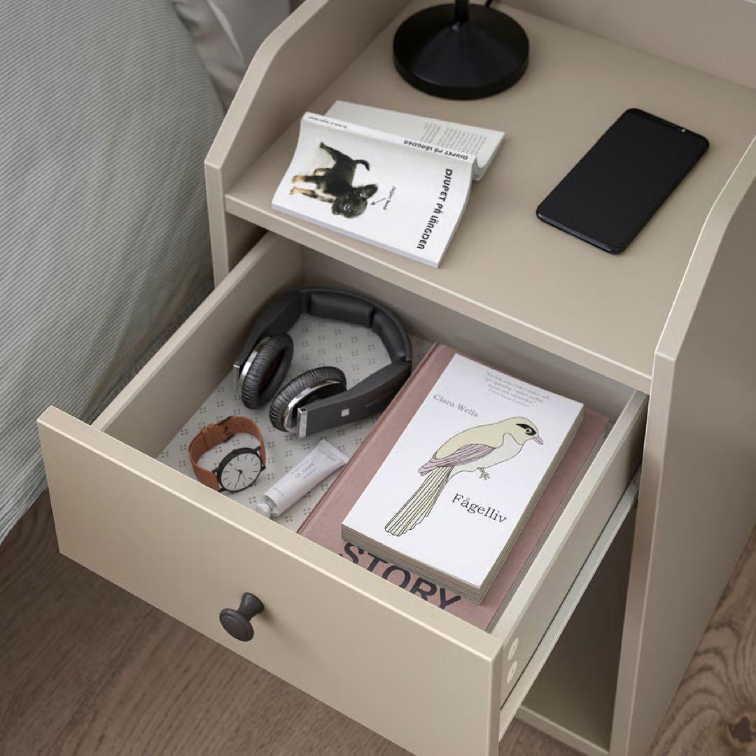IKEA HAUGA ハウガ　サイドテーブル　ベージュ　廃盤品　組み立て済