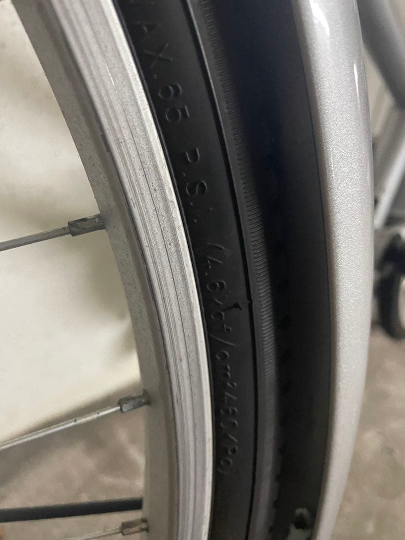 AYASE　ママチャリ　シルバー フロントバスケット付き　26インチ