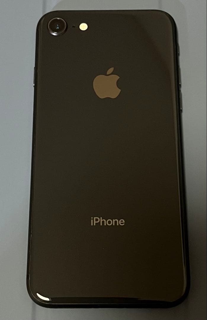 Apple iPhone 8 64GB 本体