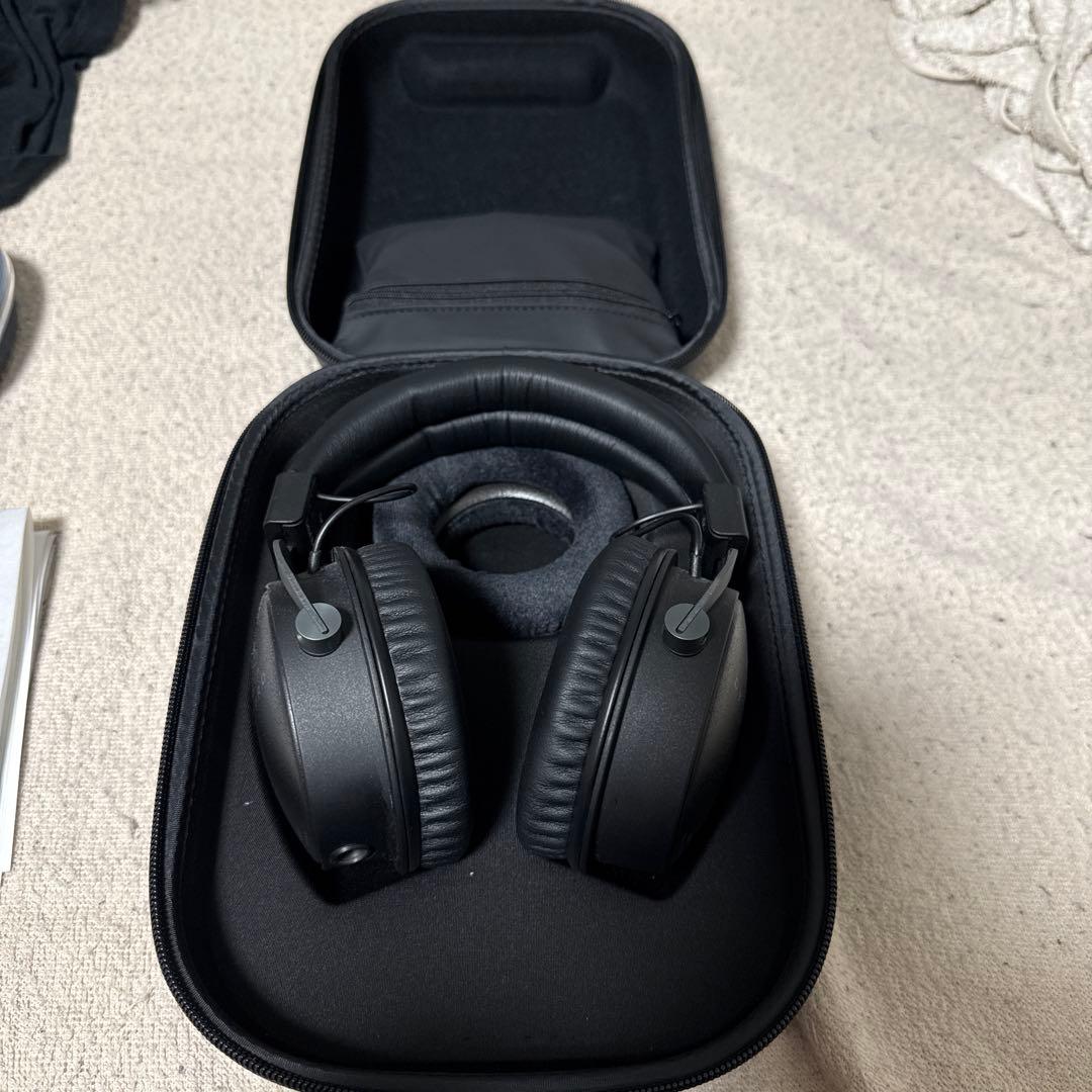 Teslaドライバー搭載密閉型モニターヘッドホン DT 1770 PRO