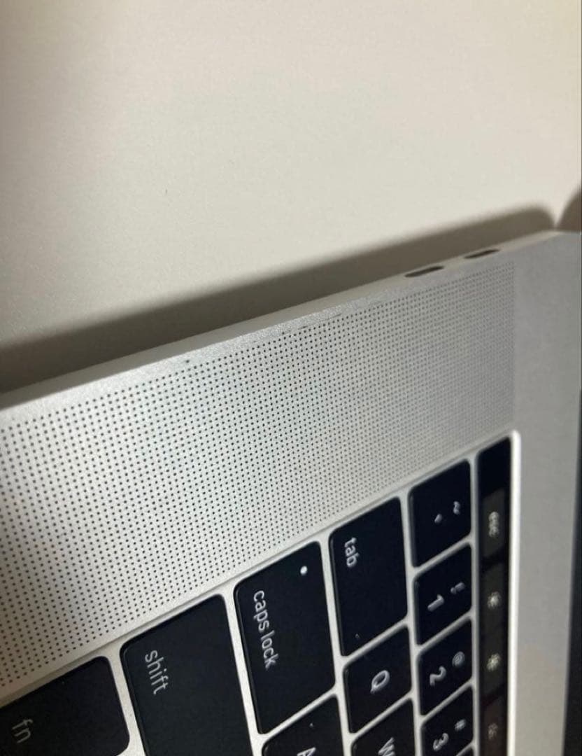 【状態良】MacBook Pro 15インチ 2018年モデル