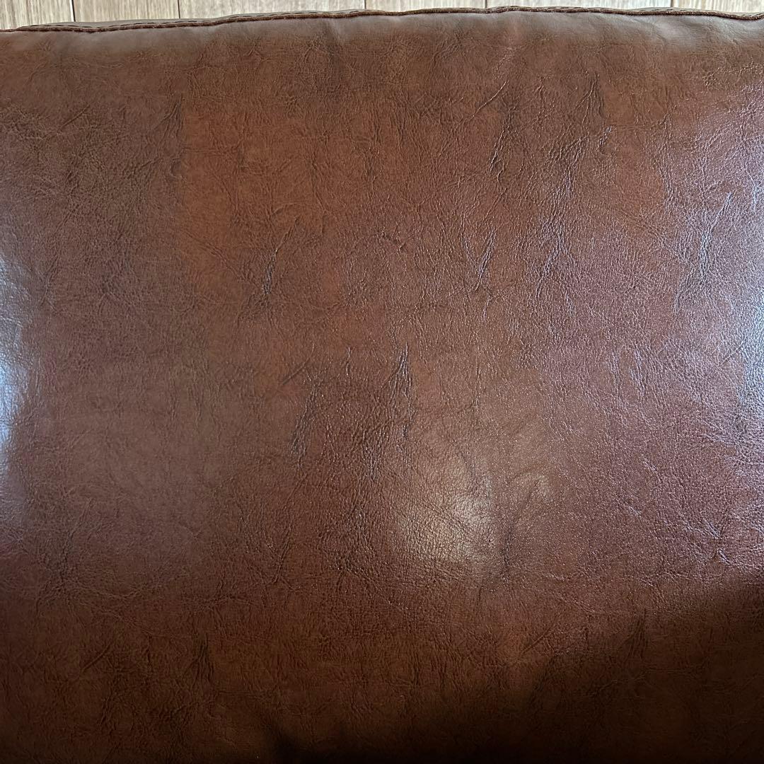 レザー風素材の高級感のある　一人掛けソファー