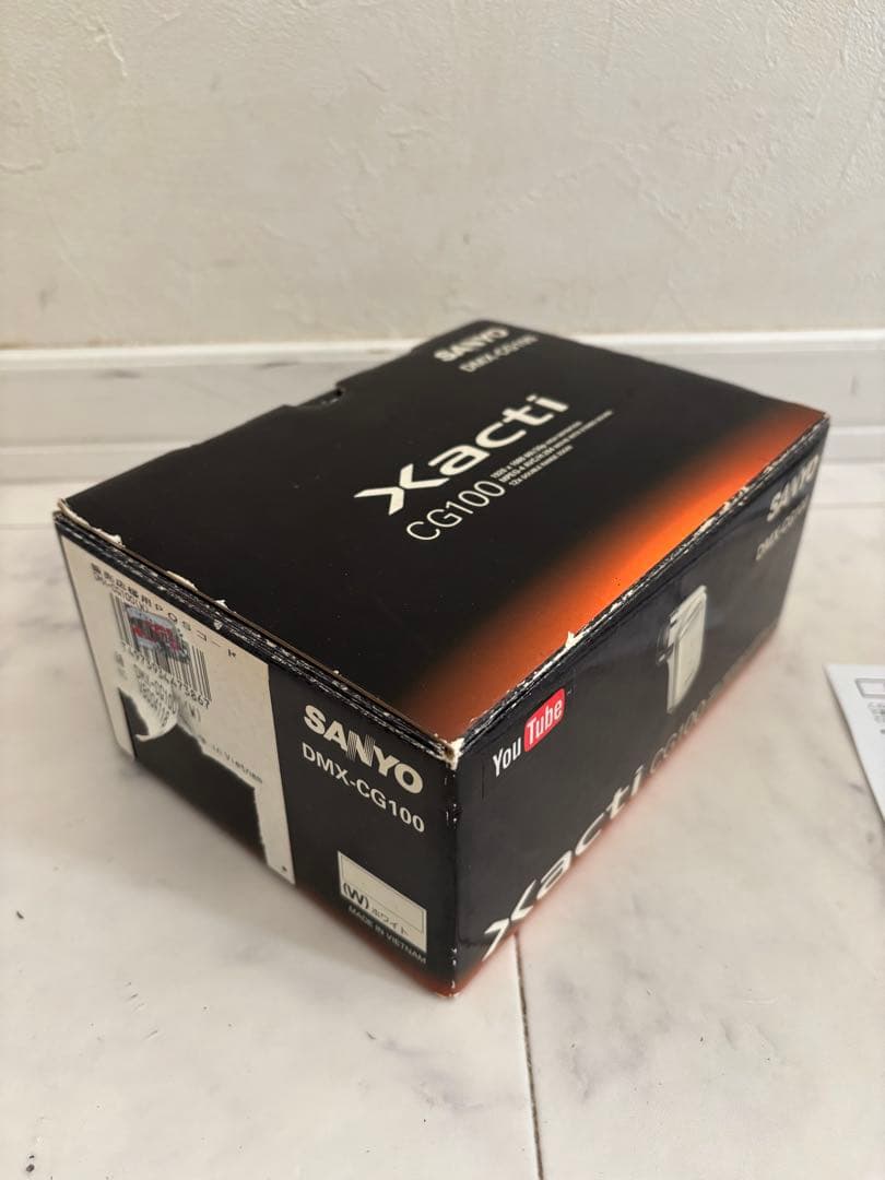 SANYO サンヨー デジカメ Xacti DMX−CG100 ホワイト