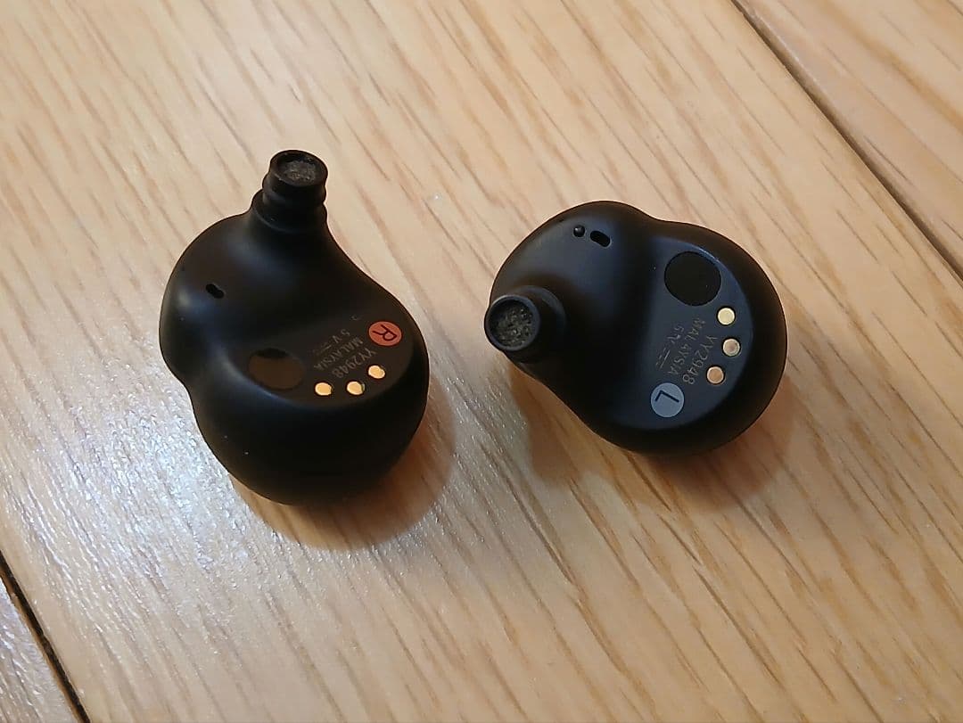 SONY　WF-1000XM4　ワイヤレス　ノイズキャンセリング　イヤホン　②