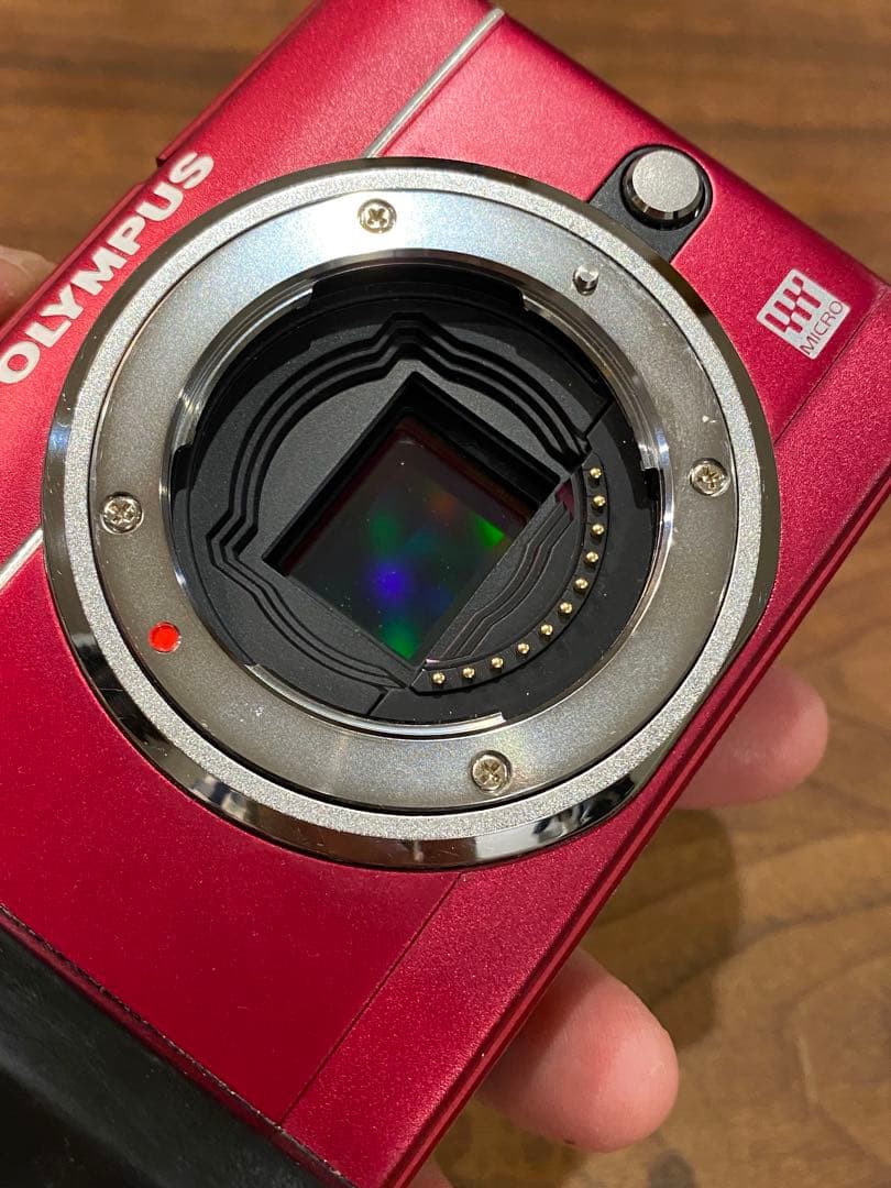 OLYMPUS e-pl1s 赤 ニコンNIKKOR 28㍉1:3.5 レンズ付