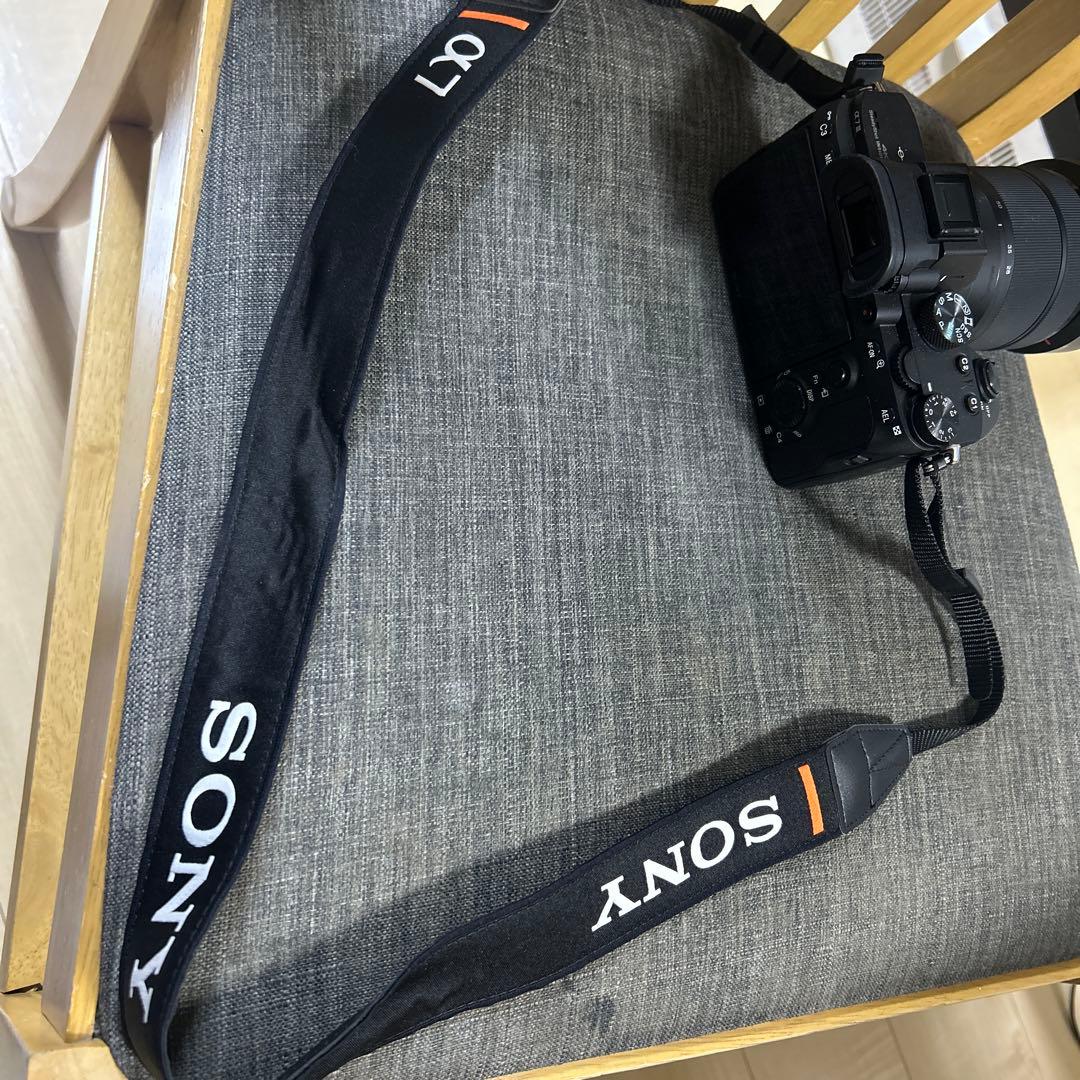 「美品」中古Sony α7III+ズームレンズキット(箱バッテリーsdカード付)