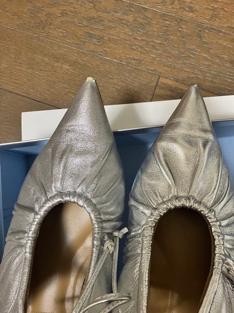 MIDORI UEEDA×GRISEレザーポインテッドギャザーバブーシュ