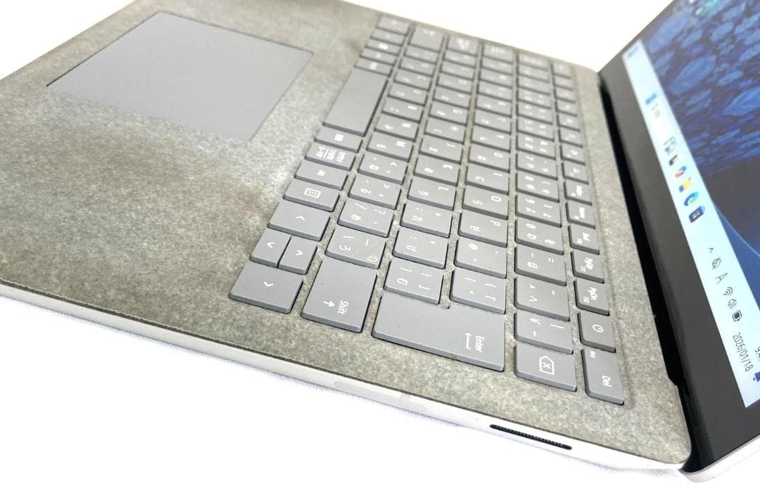 良品 13型 Surface Laptop2 薄型 タッチパネル マイクロソフト
