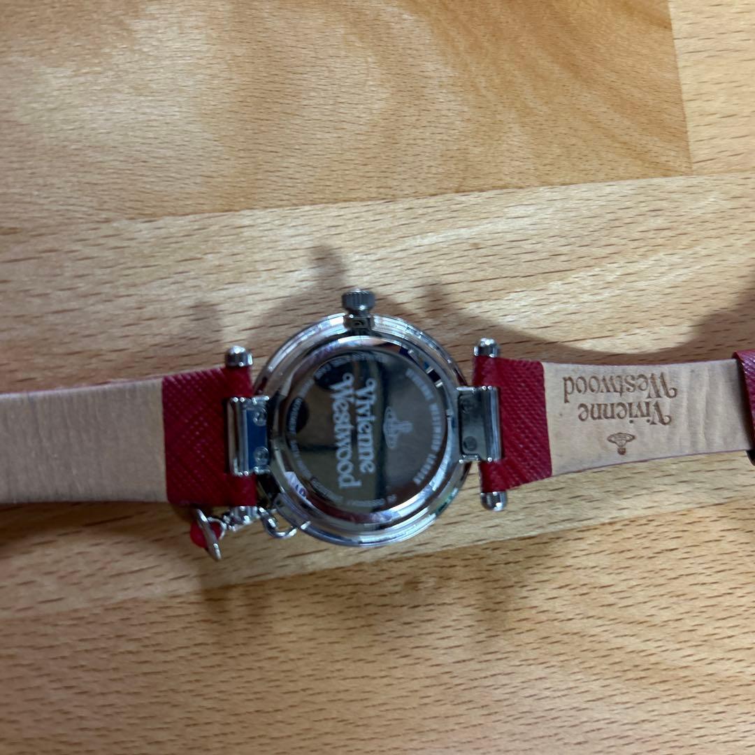 ヴィヴィアンウェストウッドの素敵な時計です。 とても美品です。