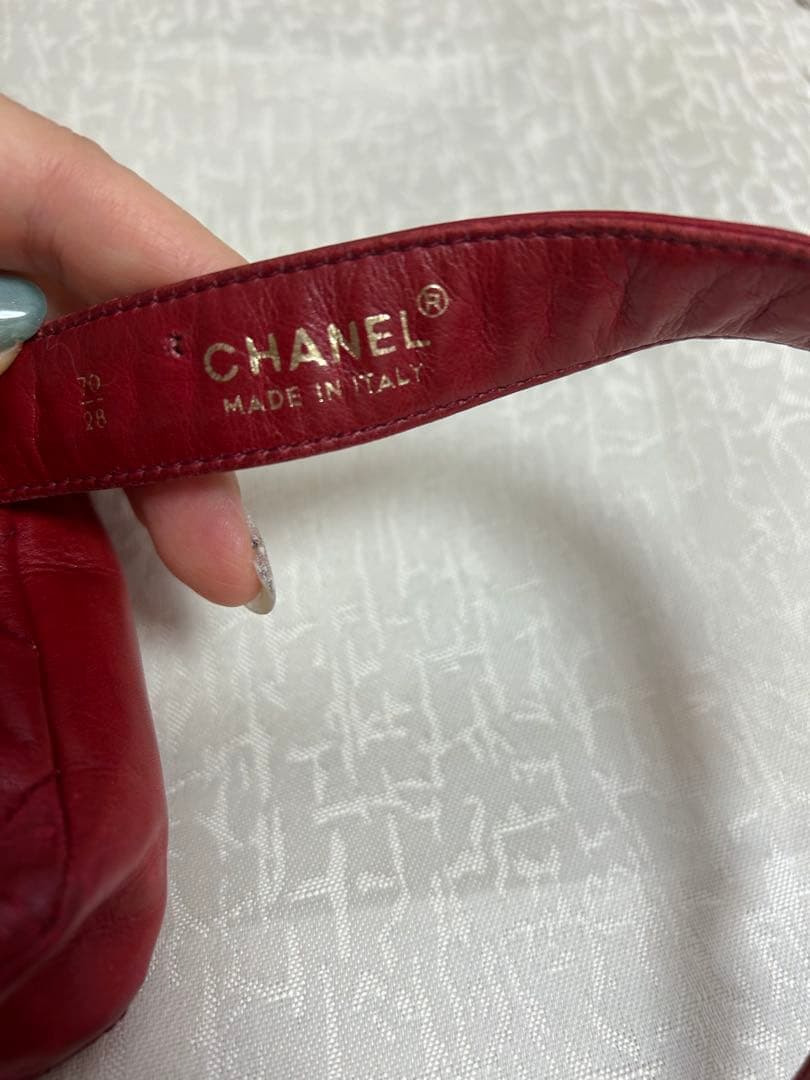 CHANEL シャネル　赤 ボディバッグ