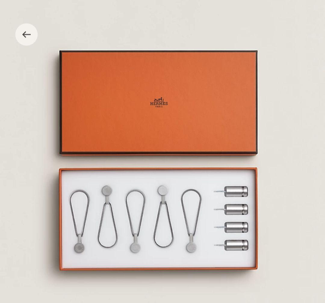 エルメス スカーフ壁掛け★年末の空間を上品に❣️部屋模様替えにエルメスの彩り❣️