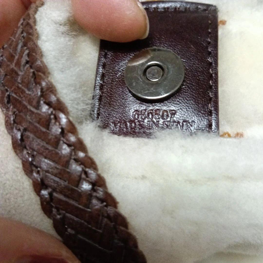 LOEWE　素敵なムートンのオシャレバック　メタルロゴ　2/8まで