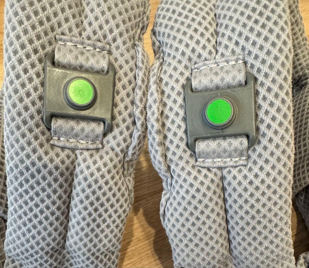 mii様【美品】nuna ヌナ カドルクリック 抱っこ紐 / 色:フォグ