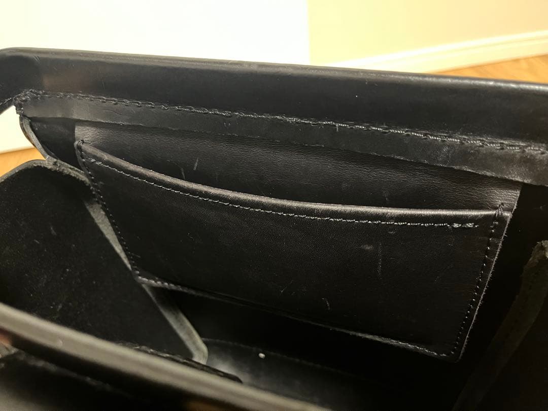 HERZ ダレスリュックM 黒　ビジネスバッグ