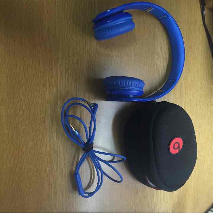 ヘッドホン Beats Solo