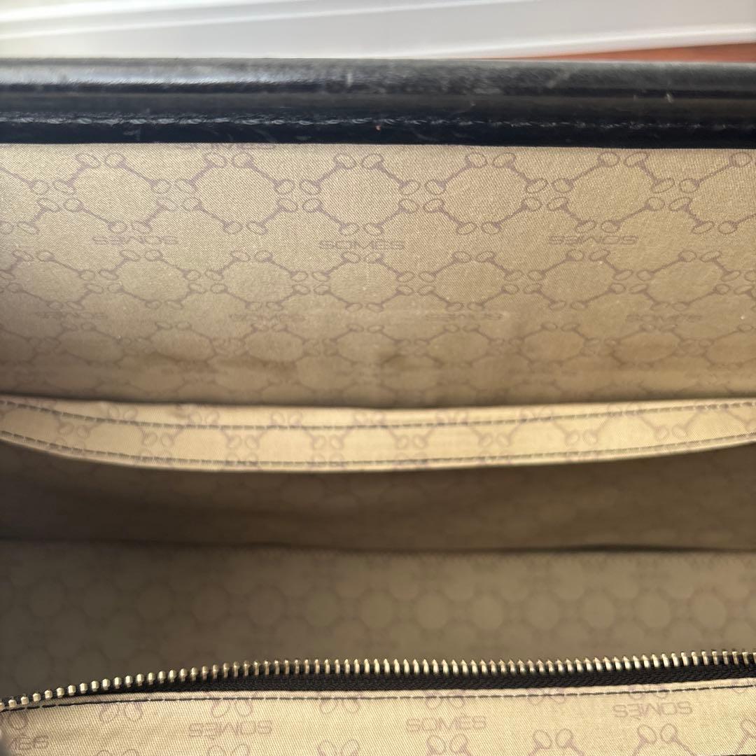 ソメスサドル　ダレスバッグ　レザー　黒　ブラック　大容量　ビジネスバッグ