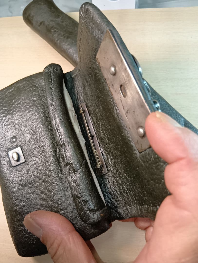 煙管入れ　龍前金具　極上美品金工梅金具根付