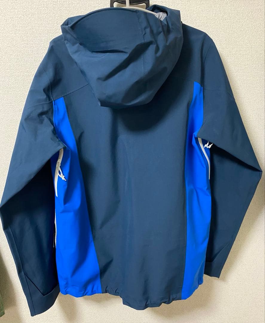 ミレー MILLETメイジュ 3LJKTORION BLUE 9346 Mサイズ