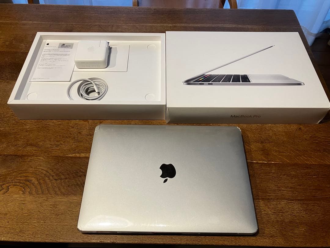 美品⭐︎MacBook Pro 2020 クリアカバー付