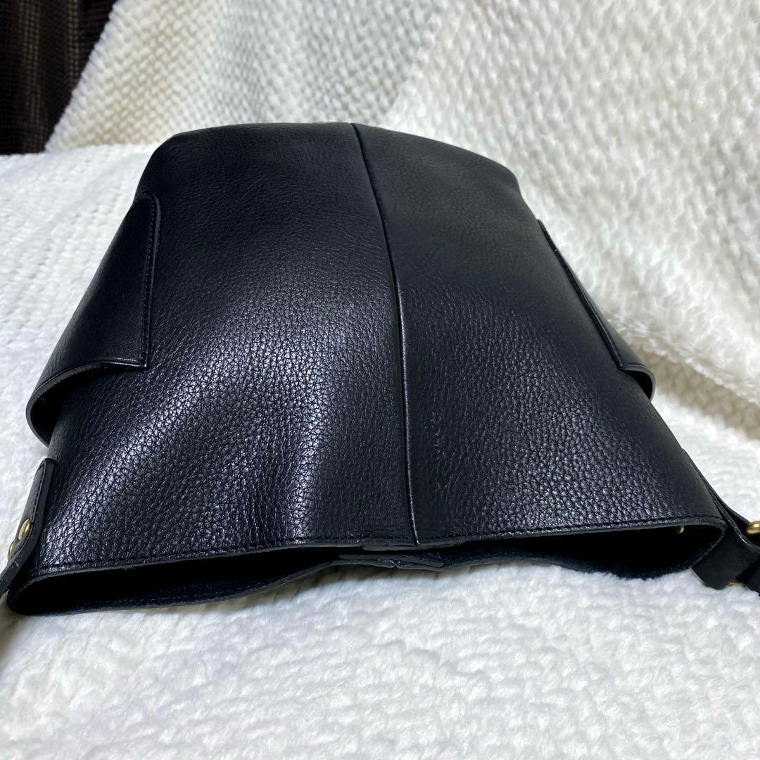 mogumi様 アニエスベー　ショルダーバッグ　本革 レザー 黒 希少