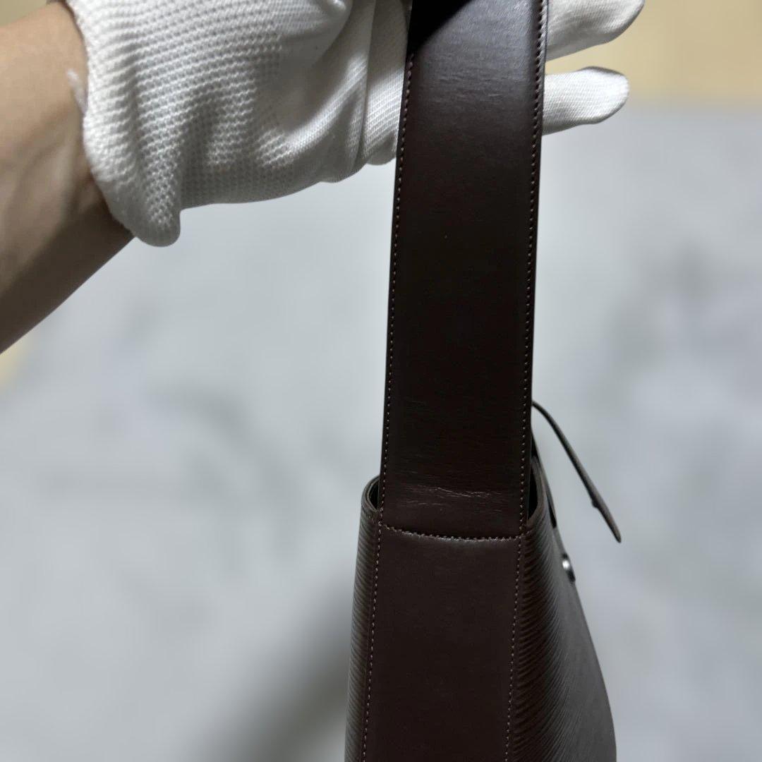 ルイヴィトン　エピ レヴリ モカ ブラウン ワンショルダーバッグ M5216D