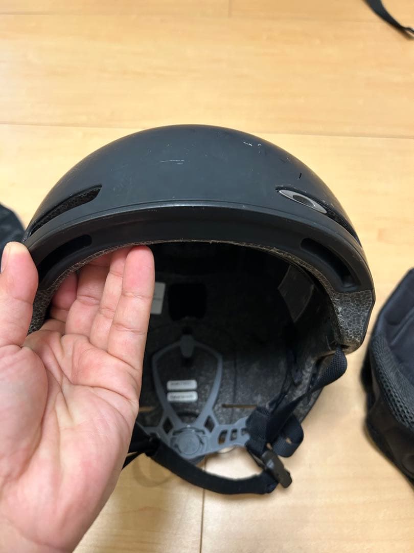 【BOA搭載】オークリーOakleyスノーボードヘルメット MOD1 Mサイズ黒